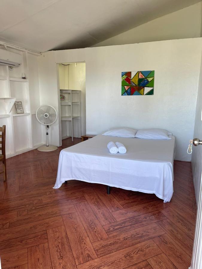 Christina'S Guest House Official Little Corn Island Exterior photo