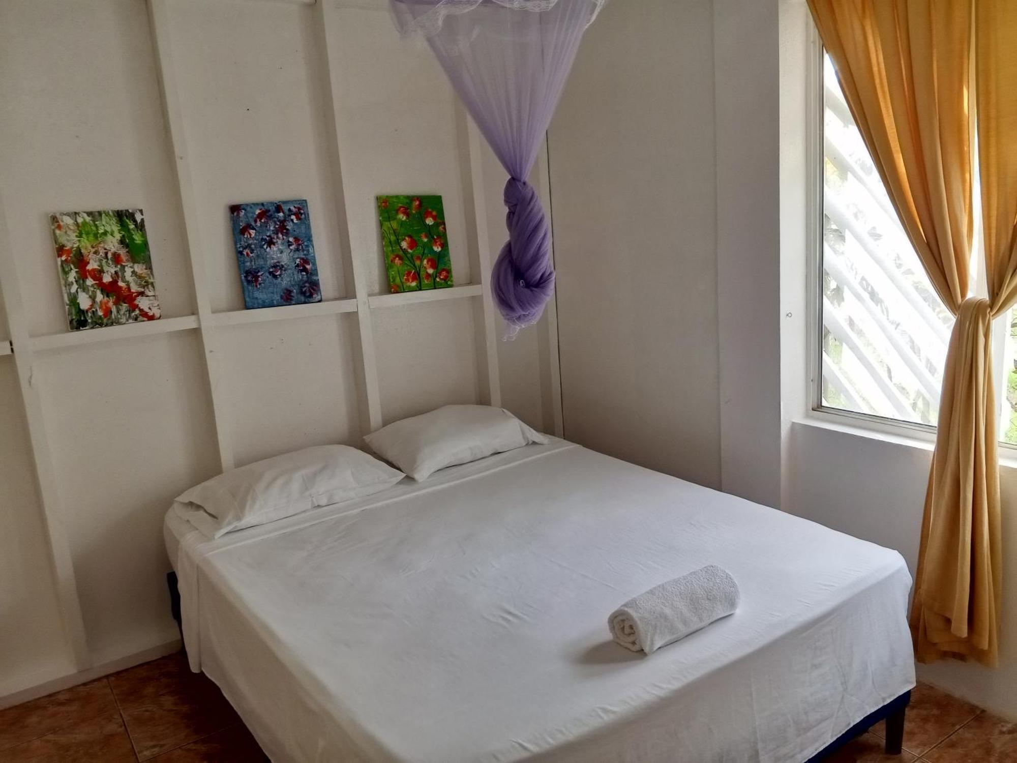 Christina'S Guest House Official Little Corn Island Exterior photo