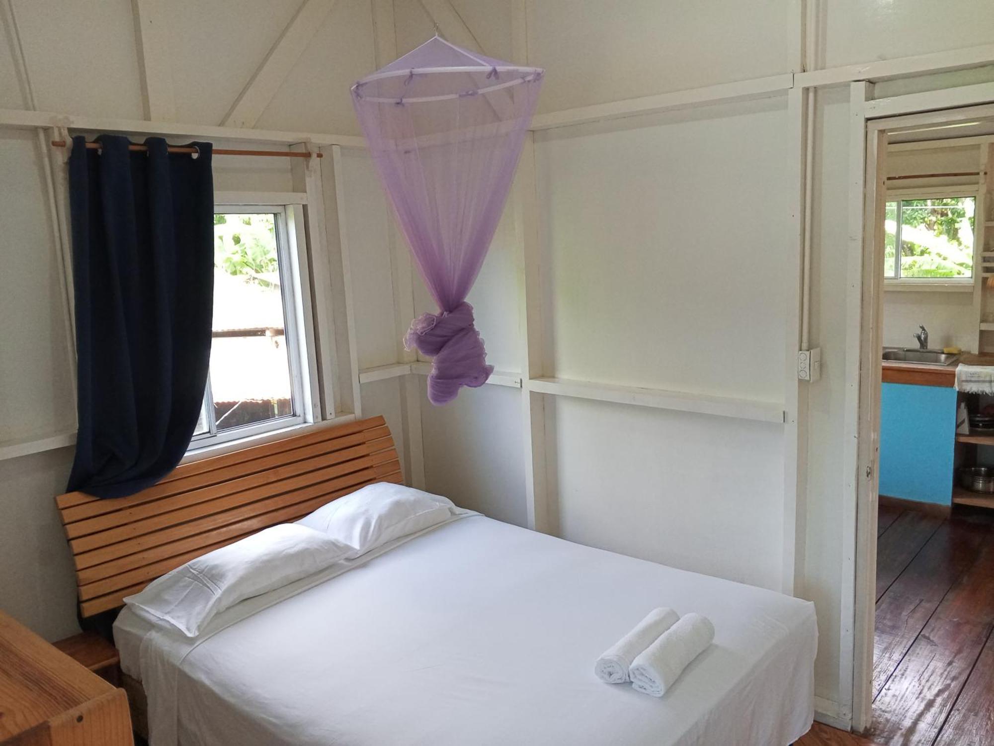 Christina'S Guest House Official Little Corn Island Exterior photo