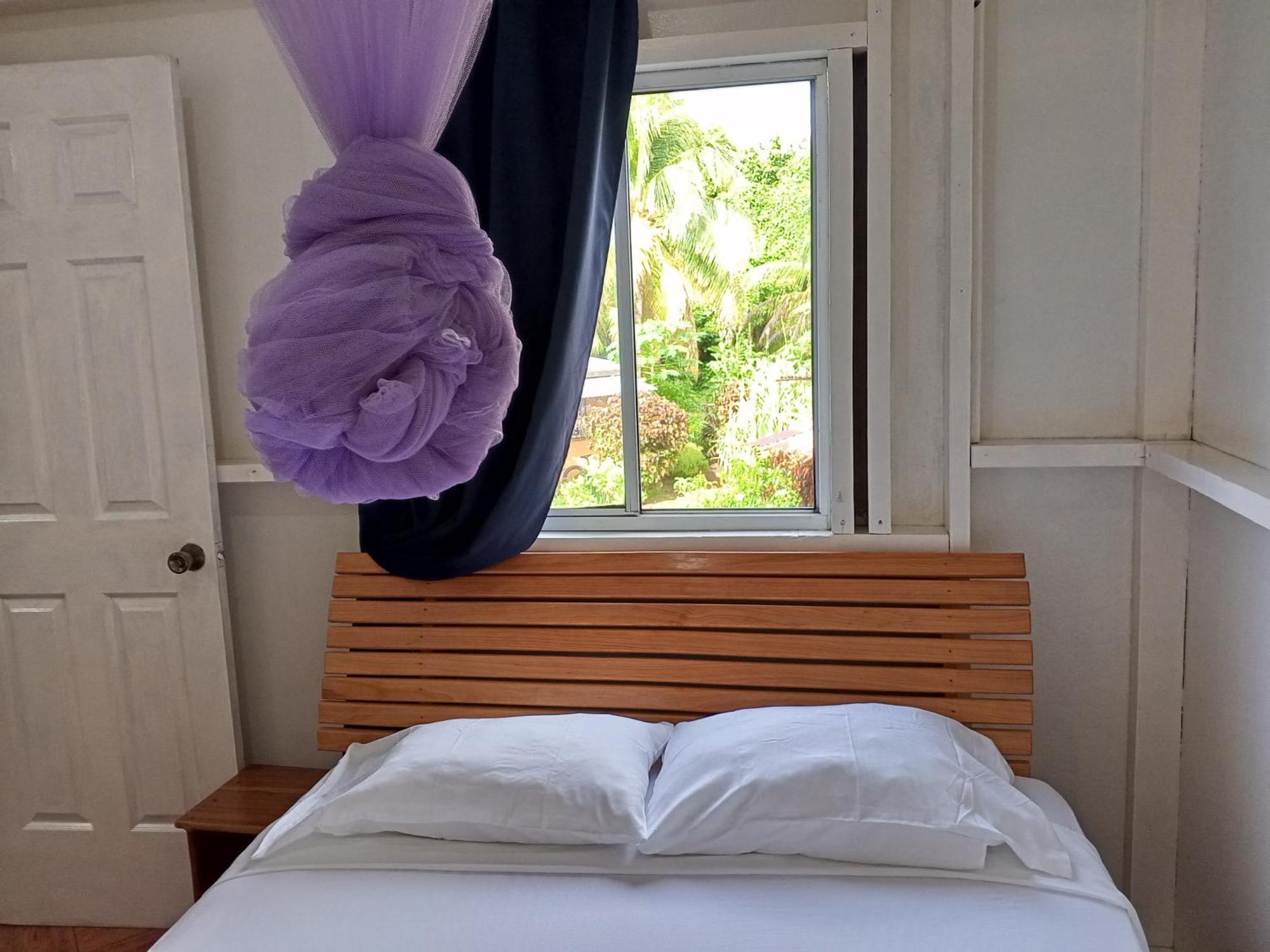Christina'S Guest House Official Little Corn Island Exterior photo