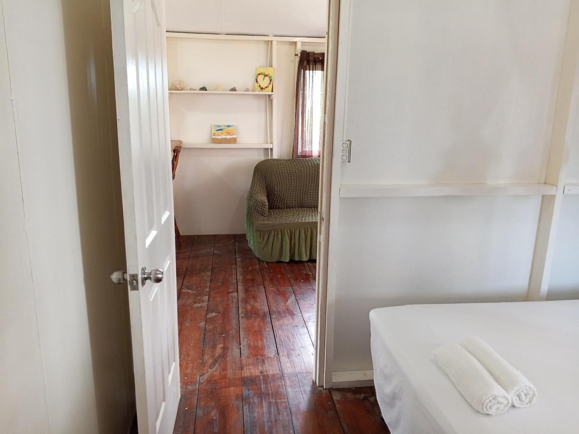 Christina'S Guest House Official Little Corn Island Exterior photo